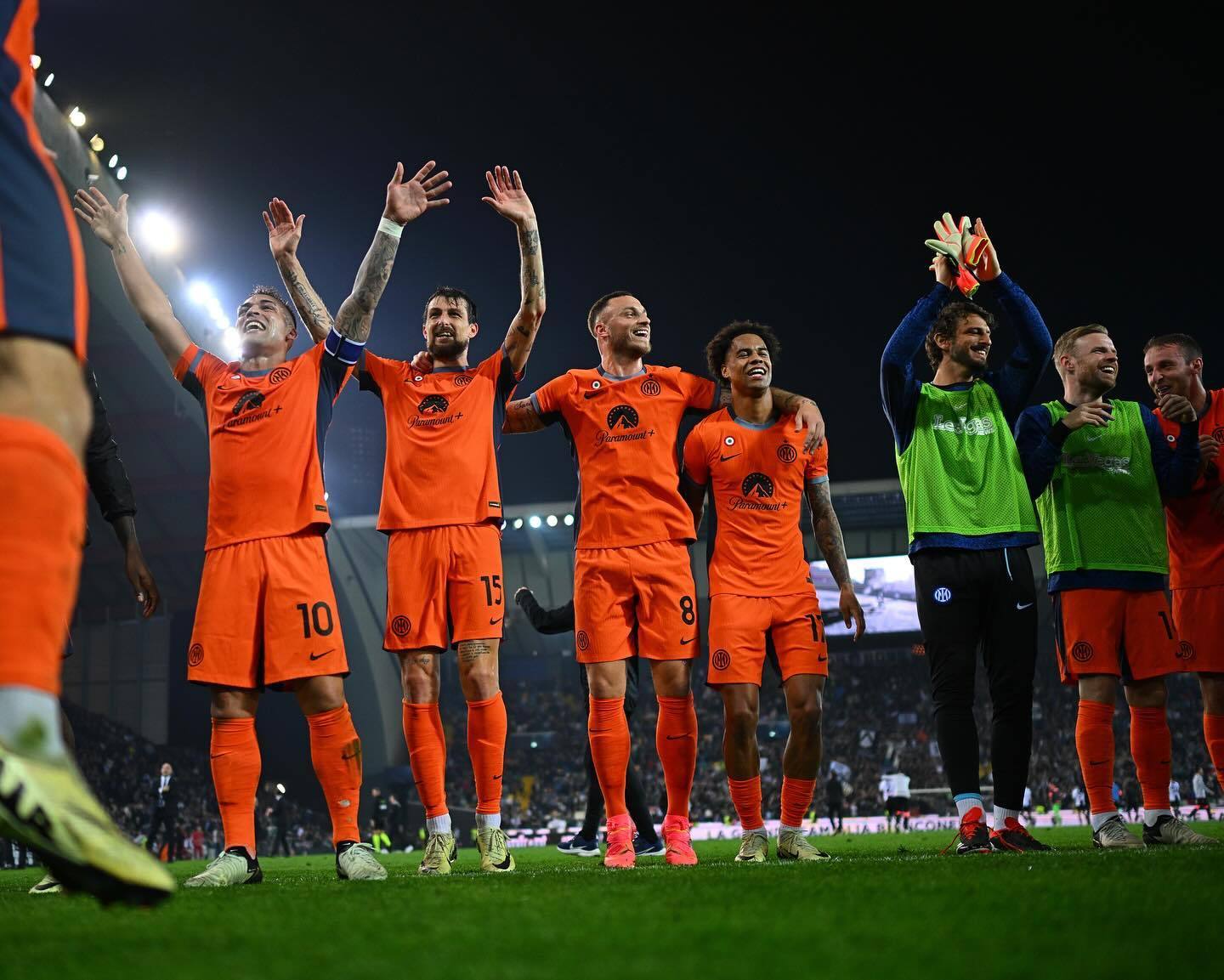 包含赛地聚焦——意甲赛后热度飙升，AC米兰止住颓势，球迷炸锅，团队化学反应显著的词条爱游戏在线