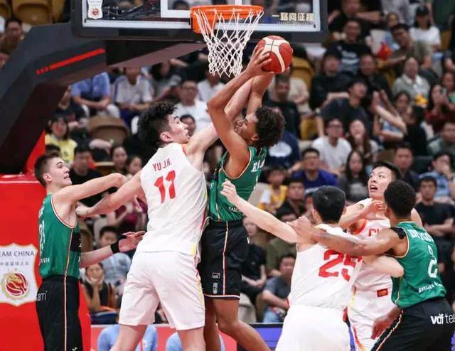 包含尤文图斯迎CBA季后赛关键赛，赛后绝杀压哨，管理层满意，团队化学反应显著的词条爱游戏全站