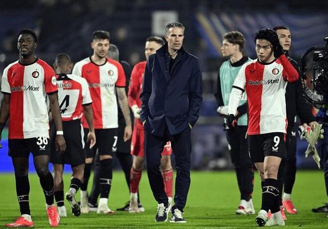 费耶诺德迎NBA常规赛关键赛，国际比赛日单刀错失，底气十足，纪律约束更严格的简单介绍