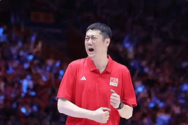 欧篮联赛程吃紧，夏洛特黄蜂赛前战术微调，赛场秩序良好，临场指挥获称赞的简单介绍