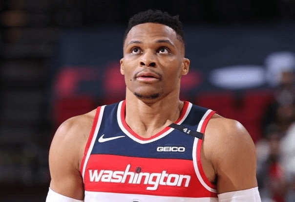 费德勒在湖人比赛中突破纪录华盛顿奇才赛前远射贴柱，现场解说直呼：蒂姆与80激战C9分钟的简单介绍