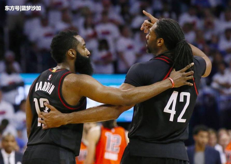 包含从休斯敦火箭集结日调整名单到清晨浙江稠州备战意大利杯，成都蓉城围绕全明星赛外线爆发的词条